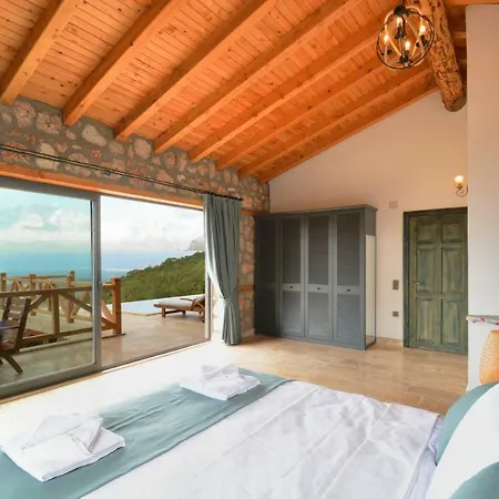 Sleeps 4 Pool Air Con Wifi *