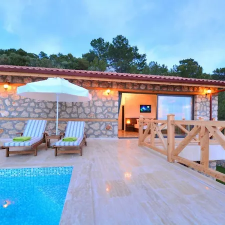 Sleeps 4 Pool Air Con Wifi